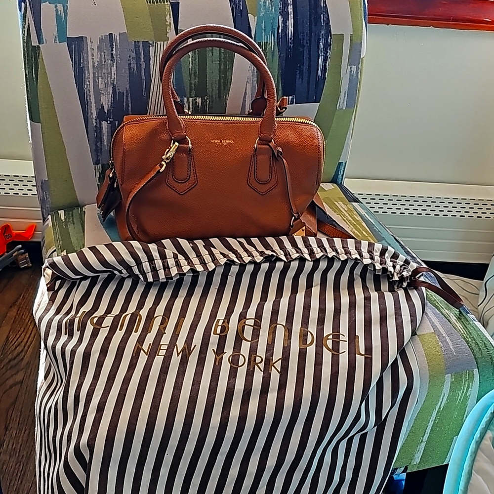 HENRI BENDEL Solid Saffiano Leather Handle Bag